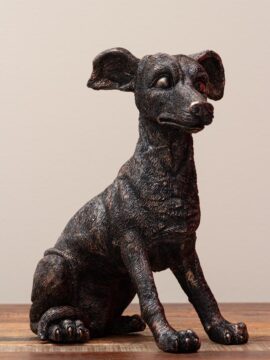 Chien en résine