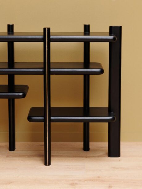 Etagère basse détails or – Image 3